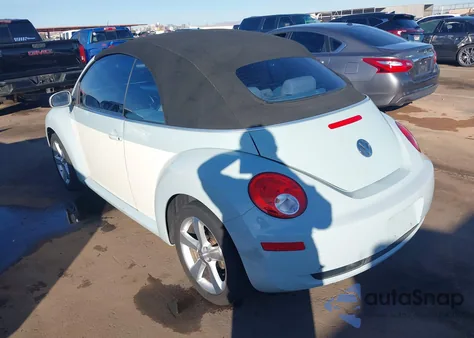 2010 Volkswagen New Beetle 2.5L Final Edition из США, поврежденный, VIN 3VWRW3AL0AM007204